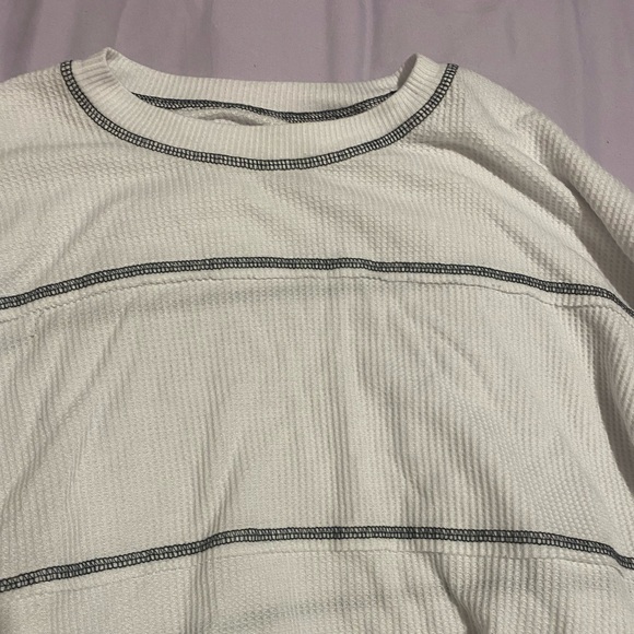 Hollister Must Have Collection Long Sleeve Baby Tee - Picture 2 of 5